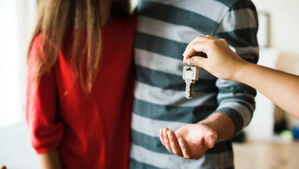 couple-home-house-1288482